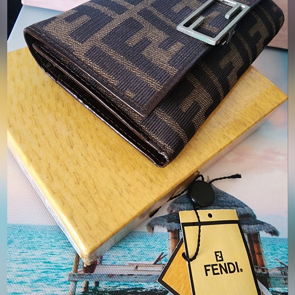Authentic Fendi Zucca short Trifold wallet - Picture 9 of 14